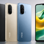 هاتف Xiaomi POCO C81 Pro بتصميم أنيق، كاميرا خلفية ثلاثية بدقة 50 ميجابكسل، شاشة كبيرة، وظهر مزود بألياف الكربون، على خلفية زرقاء داكنة بأضواء نيون، يعبر عن الأداء المتطور والقيمة الممتازة